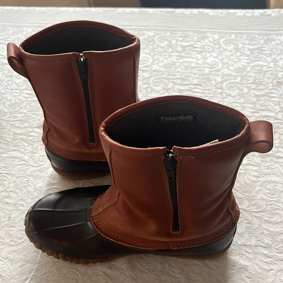 Slightly worn insulated Cabral zipper boot. Great for snowy wet weather! - Picture 3 of 4